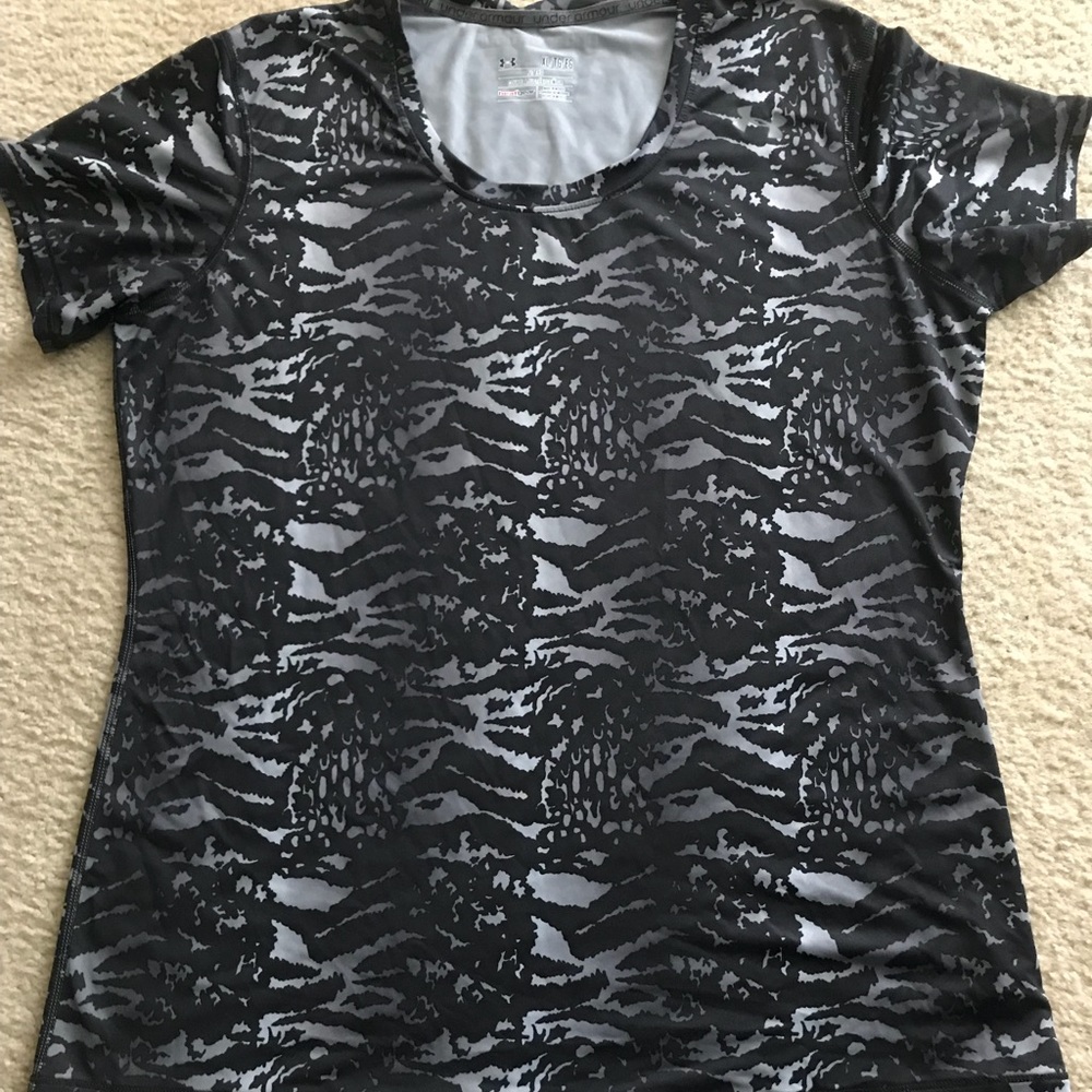 ❤️Under Armour black workout shirt❤️